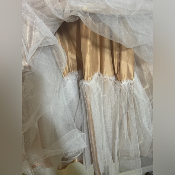 MAC DUGGAL 67563 white gown layers of tulle size 2 - Picture 7 of 11